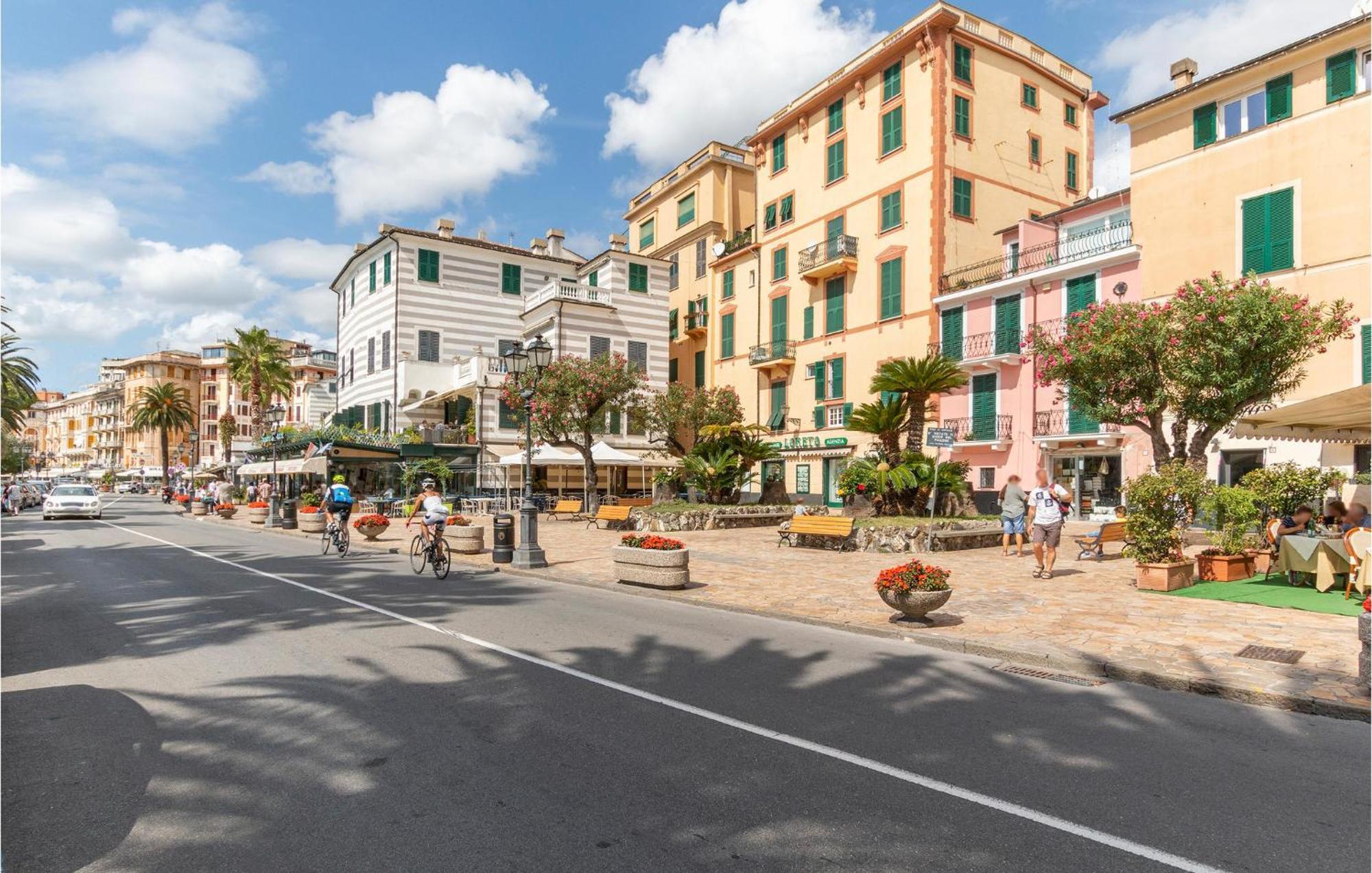 1 Bedroom Lovely Apartment In Rapallo Kültér fotó